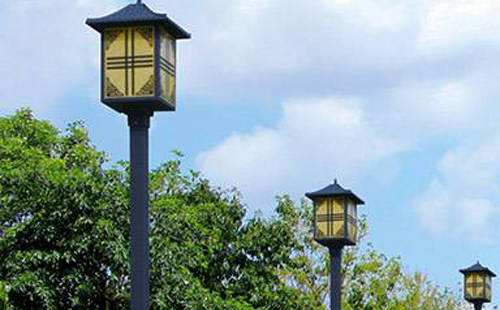 城关庭院灯安装间距与布灯设计全解析